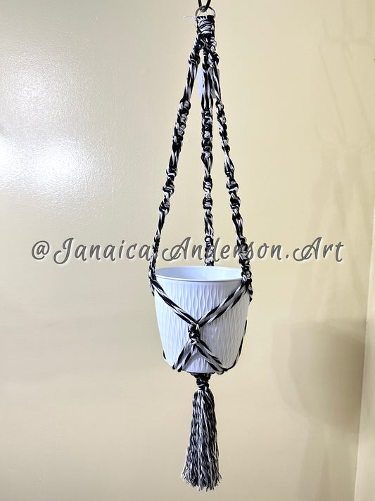 Macramé Plant Hanger Sm.57