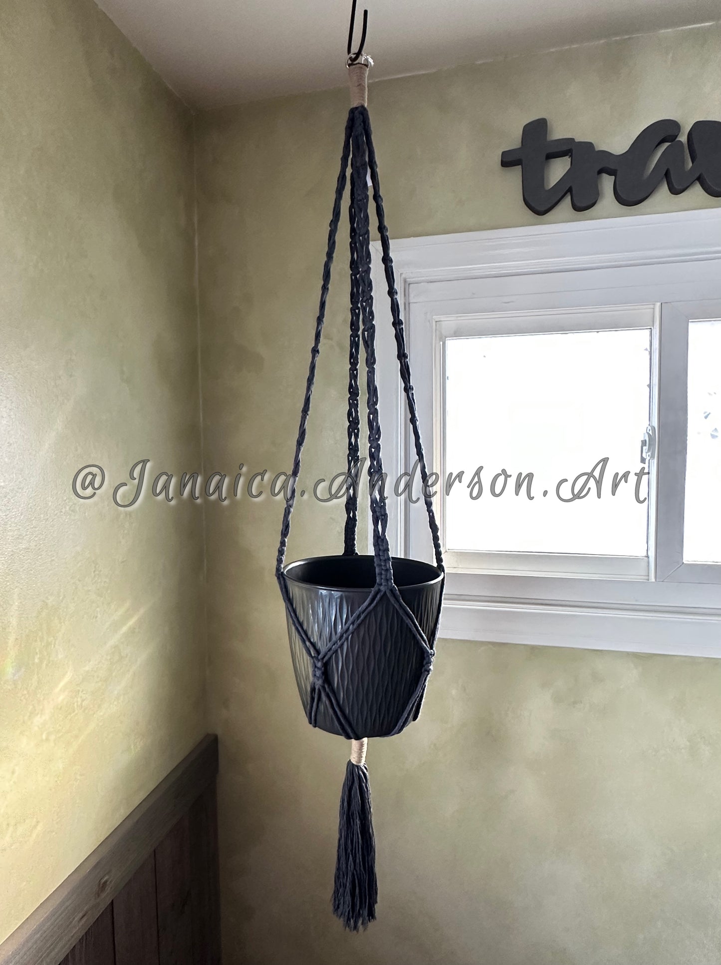 Macramé Plant Hanger Lg.29