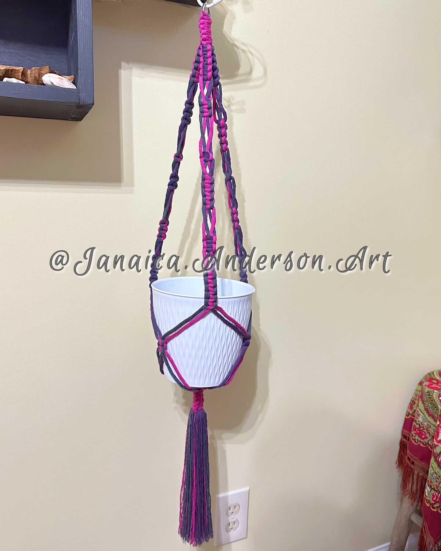 Macramé Plant Hanger Sm.53