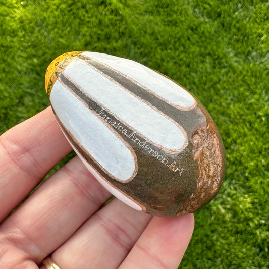 Daisy Exposed Stone - Hand Painted Stone